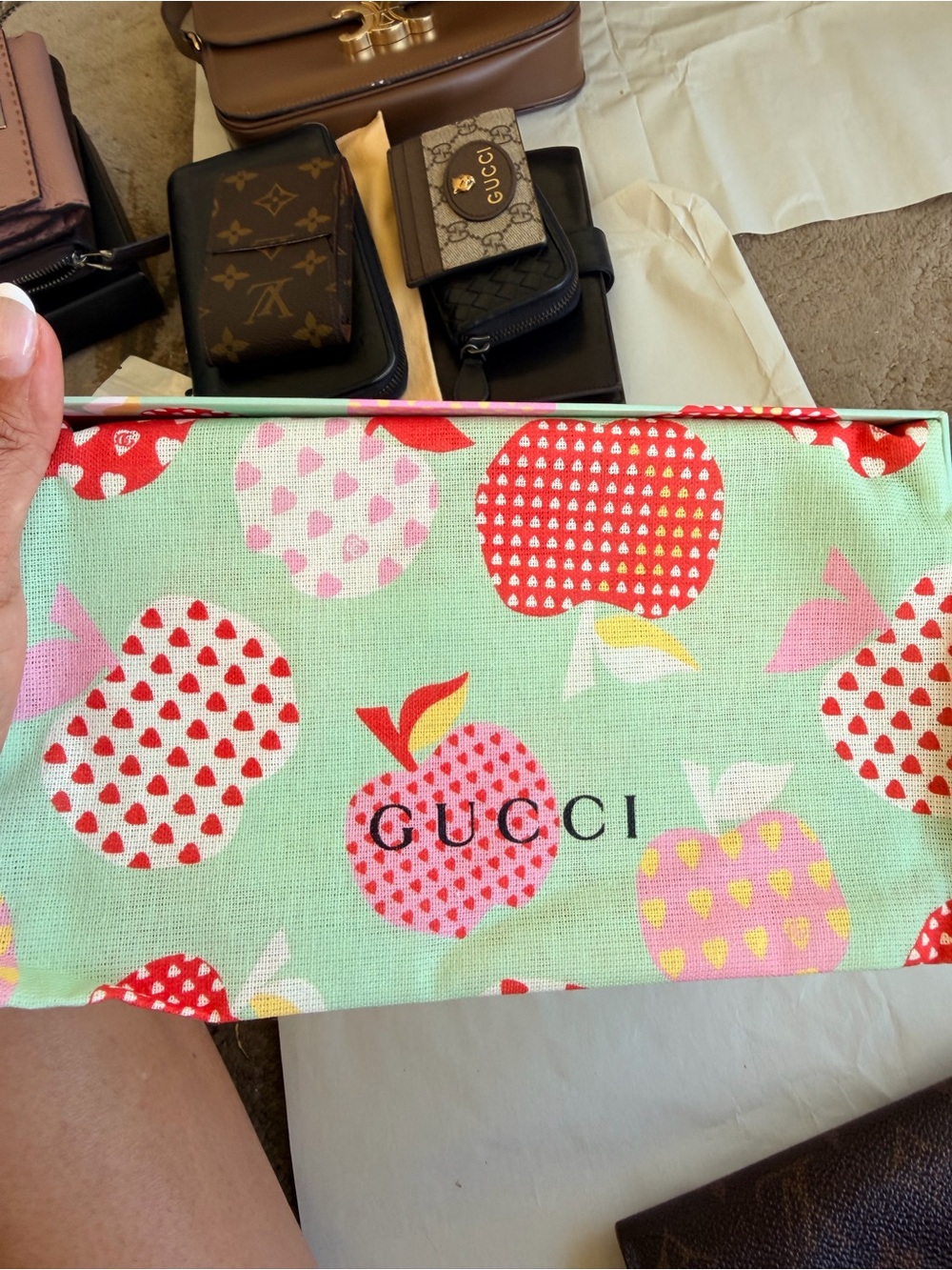 Gucci GG Long Zippy Wallet - Picture 11 of 12